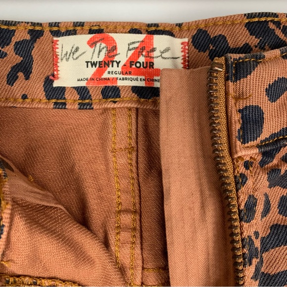 Free People Zip it up denim zipper mini skirt Animal print leopard - Picture 12 of 14